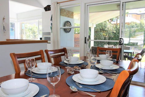 At WAVERIDER 2 - Accommodation Bookings 4
