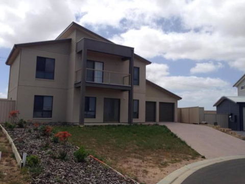 Relax On Par - Accommodation Bookings 3