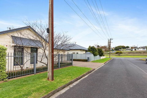 Domain Two Apartment - Accommodation Bookings 1
