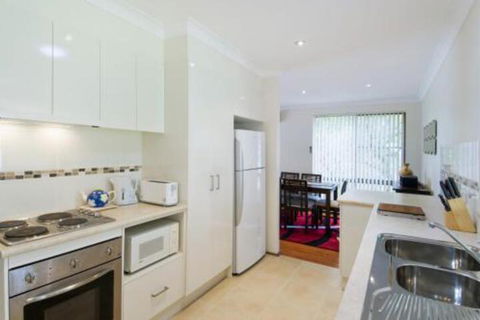 Cara Nobbys Beach 11 Wesley Avenue - Accommodation Bookings 0