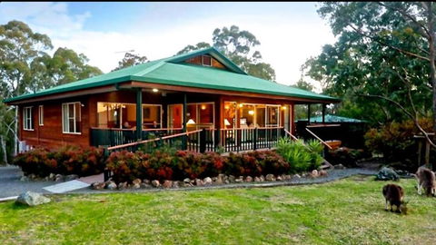 Valley View Luxury Retreat - Accommodation Bookings 1