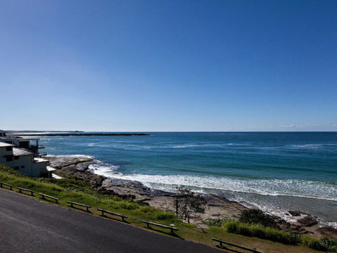 Avalon 2 Uninterrupted Views Almost On The Beach! - Accommodation Bookings 5