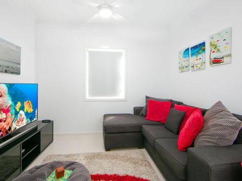Avalon 3 Views To Die For Across The Road From Convent Beach - Accommodation Bookings 4
