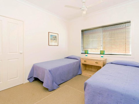 Avalon 4 Right Across The Road From Convent Beach Uninterrupted Views - Accommodation Bookings 2