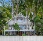 Decked Out by The Sea - Accommodation Bookings