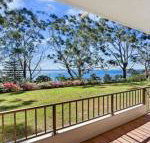 Kamillaroi Walk to restaurants cafes  beach - Accommodation Bookings