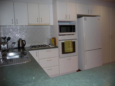 Shepp Central Apartment - Accommodation Bookings 4