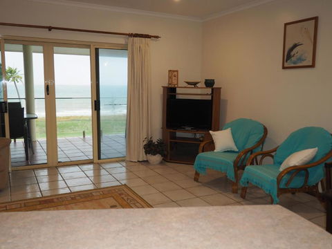 La Riviera - Accommodation Bookings 2