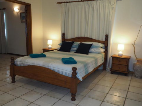 La Riviera - Accommodation Bookings 4