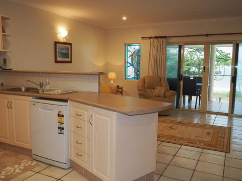 La Riviera - Accommodation Bookings 5