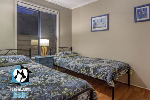 Almost New + Sea & Lake Views - Accommodation Bookings 6