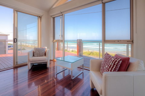 Aqua Luna - Accommodation Bookings 2