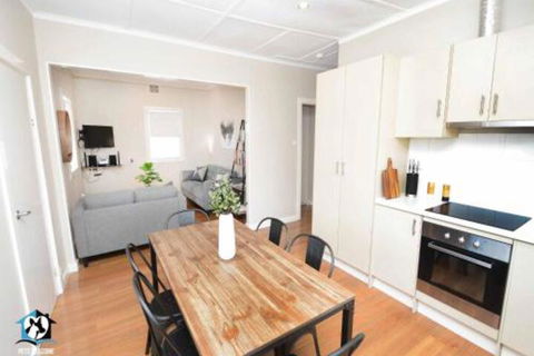 Just Renovated 2BR Cottage In Heart Of Wentworth - Accommodation Bookings 4
