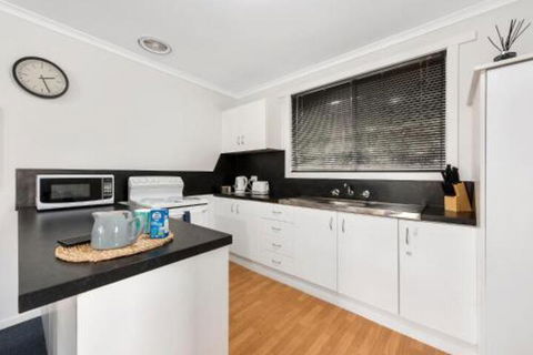 Elkie Villa 2 Bedroom Unit Burnie - Accommodation Bookings 4