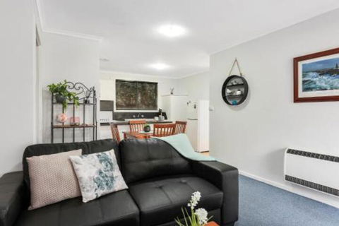Elkie Villa 2 Bedroom Unit Burnie - Accommodation Bookings 6