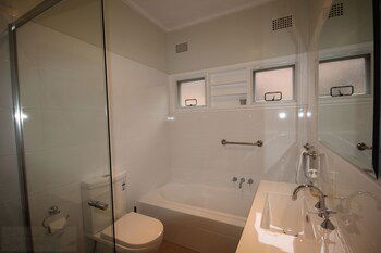 Fairways Close - Accommodation Bookings 4