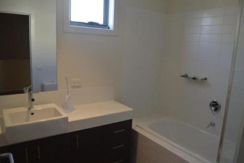 Family Friendly Unit - Accommodation Bookings 5