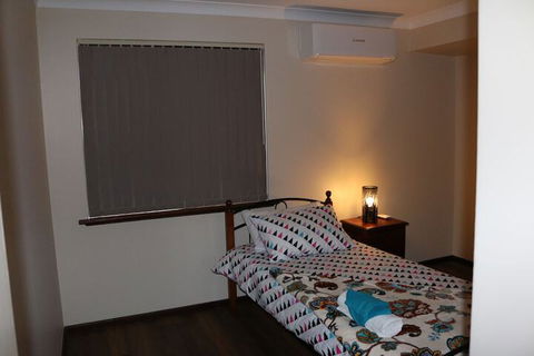 Cozy Stay At Kearsley - Accommodation Bookings 5