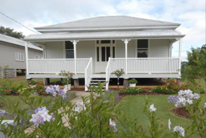 Warwick QLD Accommodation Bookings