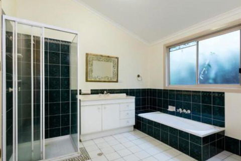 Amaroo House - Accommodation Bookings 6