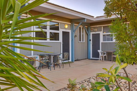Getaway Villas Unit 38 5 1 Bedroom Self Contained Accommodation - Accommodation Bookings 5