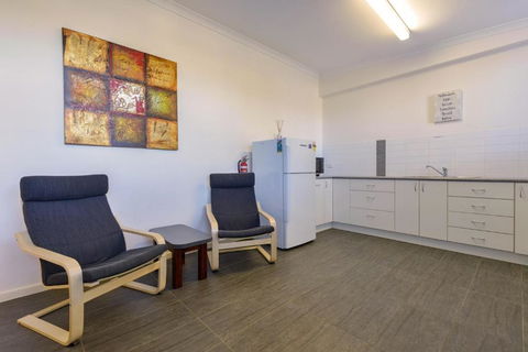 Getaway Villas Unit 38 5 1 Bedroom Self Contained Accommodation - Accommodation Bookings 4