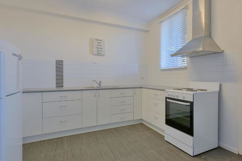 Getaway Villas Unit 38 5 1 Bedroom Self Contained Accommodation - Accommodation Bookings 6