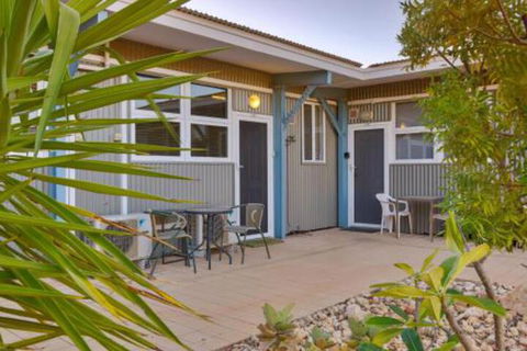 Getaway Villas Unit 38 5 1 Bedroom Self Contained Accommodation - Accommodation Bookings 0