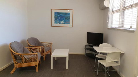 Getaway Villas Unit 38 11 1 Bedroom Self Contained Accommodation - Accommodation Bookings 2
