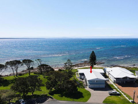 Ocean Blue Apartment One Oceanfront Apartment - Accommodation Bookings 2