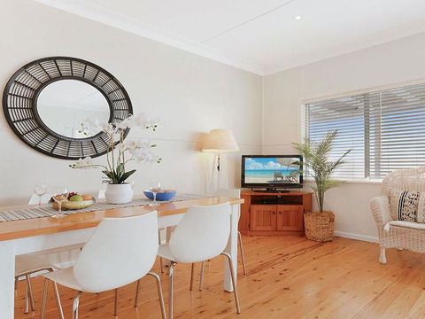 Ocean Blue Apartment One Oceanfront Apartment - Accommodation Bookings 1