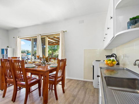 Beach Escape At Currarong Basic Family Accommodation - Accommodation Bookings 1