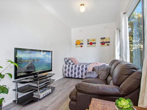 Beach Escape At Currarong Basic Family Accommodation - Accommodation Bookings 5