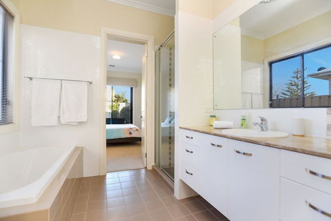 Ocean View Moana - Accommodation Bookings 1