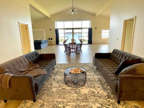 Emu Bay Lodge - Accommodation Bookings 6