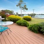 Getaway Waterfront Island Living - Accommodation Bookings 0