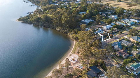 Above Sunset 100m From The Paynesville Lakes - Accommodation Bookings 4