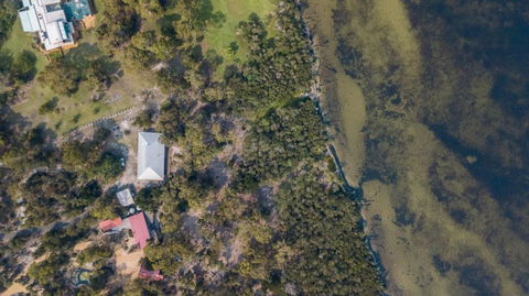 Acacia Lakehouse The Lake At Your Doorstep - Accommodation Bookings 5