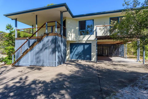 12 Ibis Court Highset Beach House With Natural Bushland Gardens & Covered Decks - Accommodation Bookings 1