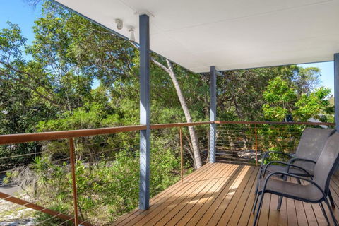 12 Ibis Court Highset Beach House With Natural Bushland Gardens & Covered Decks - Accommodation Bookings 4