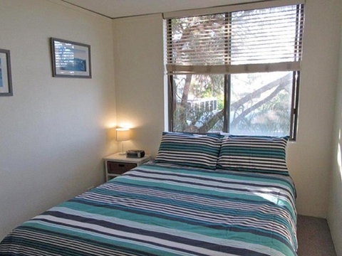 13 Harbourside 3 7 Soldiers Point Road Fantastic Waterfront Unit - Accommodation Bookings 5