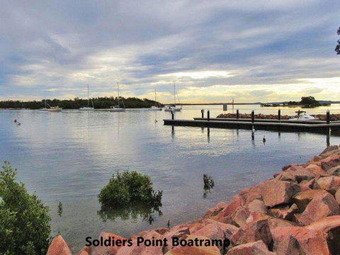 13 Harbourside 3 7 Soldiers Point Road Fantastic Waterfront Unit - Accommodation Bookings 3