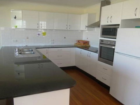 Ultimate Beach House 19a Graham Street Views Peace & Quiet - Accommodation Bookings 5