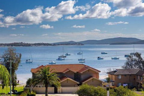 Aislinn 3 / 273 Corrie Parade Air Con Water Views BBQ - Accommodation Bookings 0