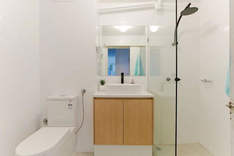 SEA BREEZE â€“ Between Cottesloe Beach & Swan River - Accommodation Bookings 2