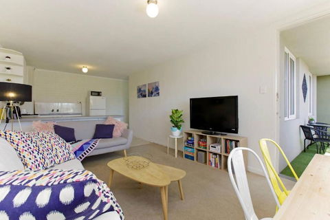 SEA BREEZE â€“ Between Cottesloe Beach & Swan River - Accommodation Bookings 3
