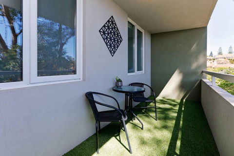 SEA BREEZE â€“ Between Cottesloe Beach & Swan River - Accommodation Bookings 7