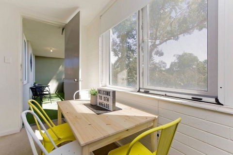 SEA BREEZE â€“ Between Cottesloe Beach & Swan River - Accommodation Bookings 6