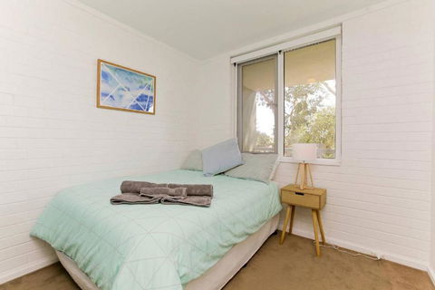 SEA BREEZE â€“ Between Cottesloe Beach & Swan River - Accommodation Bookings 5
