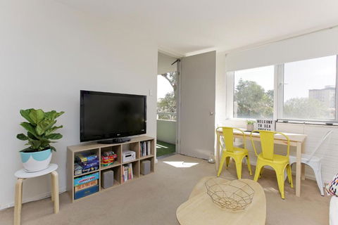 SEA BREEZE â€“ Between Cottesloe Beach & Swan River - Accommodation Bookings 4